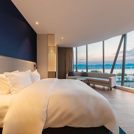 Holiday Inn Express Yichang Riverside By Ihg Exterior foto